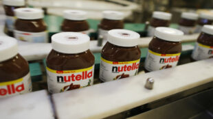 Pots de Nutella sur la chaîne