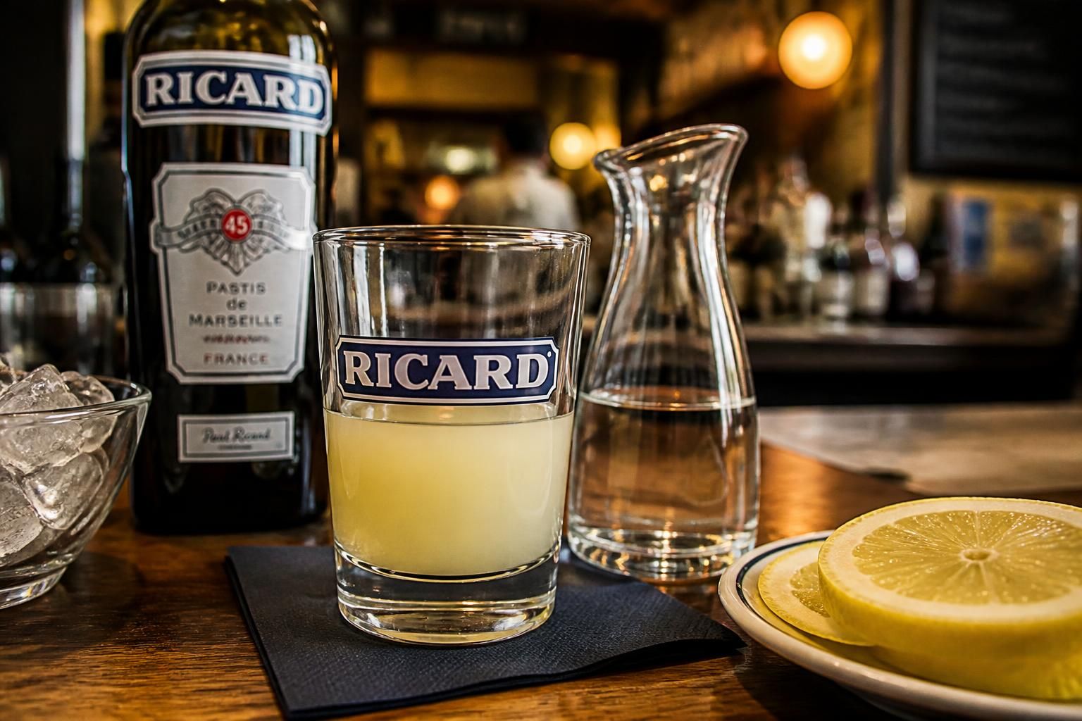 découvrez quelle est la dose standard de ricard servie généralement au bar, les habitudes de consommation et les conseils pour apprécier cet apéritif emblématique.