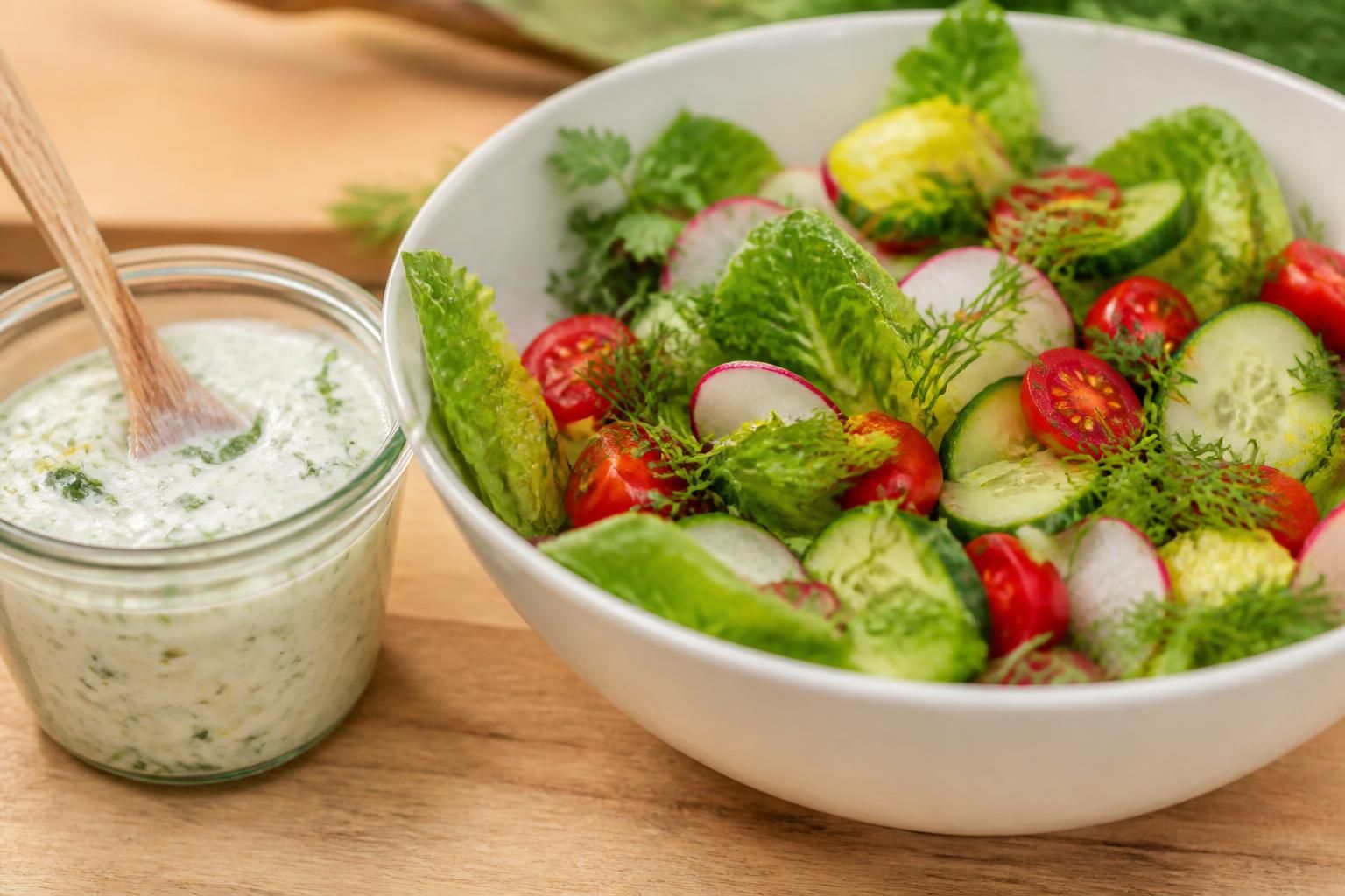 découvrez une sauce légère et savoureuse sans huile, idéale pour sublimer vos salades avec fraîcheur et goût unique.